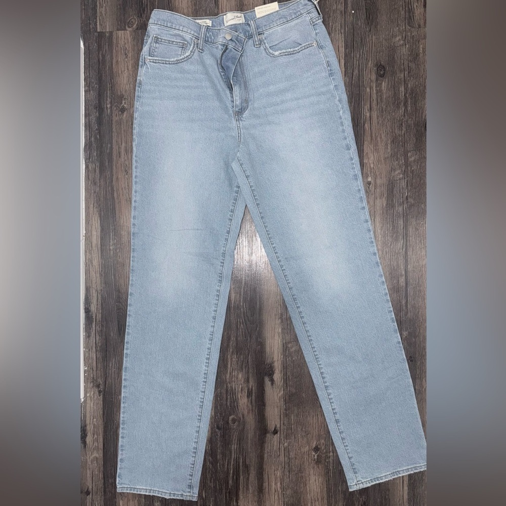 Universal Thread Women's Denim Straight Leg Jeans